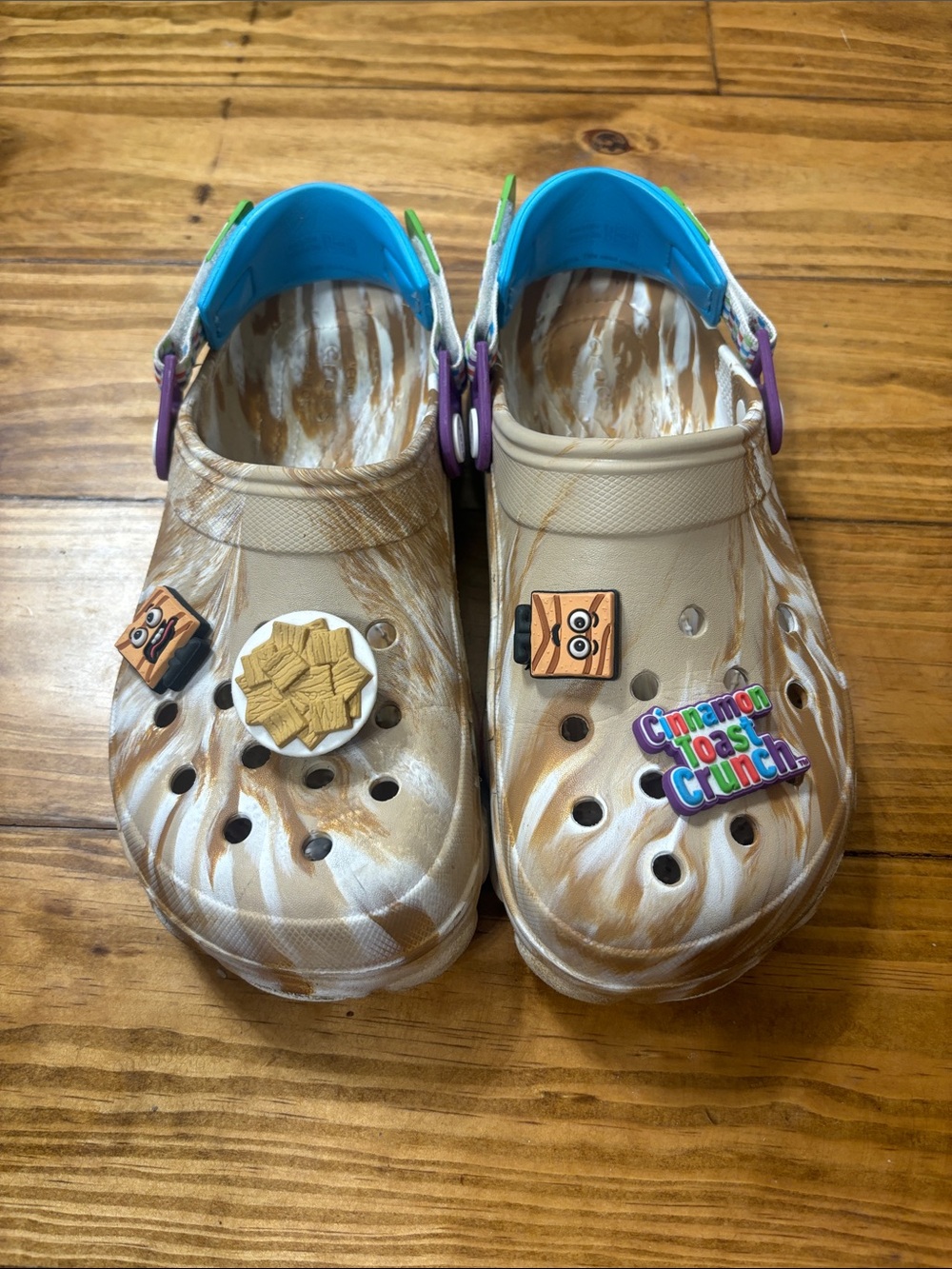 Cinnamon Toast Crunch CROCS M7/W9 Swirled Brown & White Marble w/Cereal Jibbitz